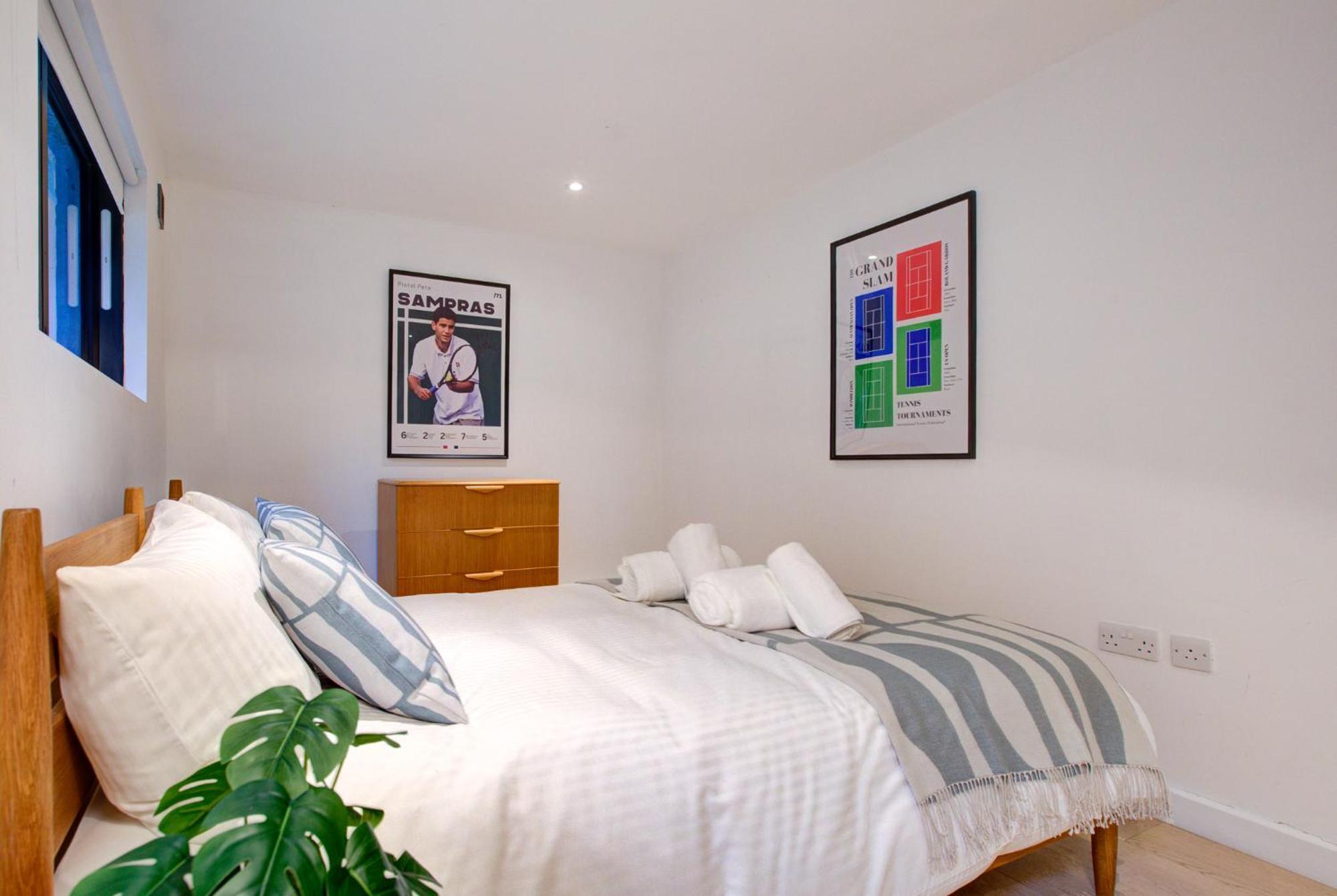 Neoteric Home Wimbledon Village London Exterior photo